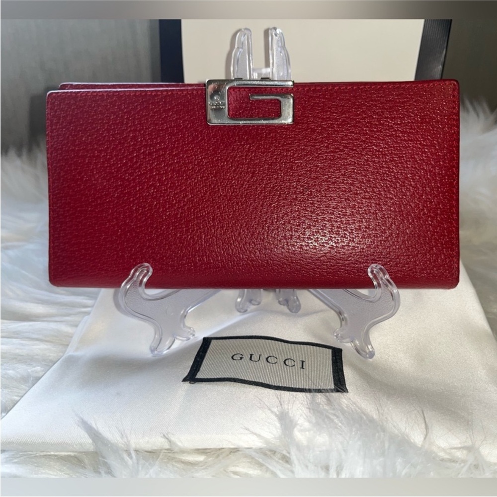 Gucci red leather wallet w square silver G clasp